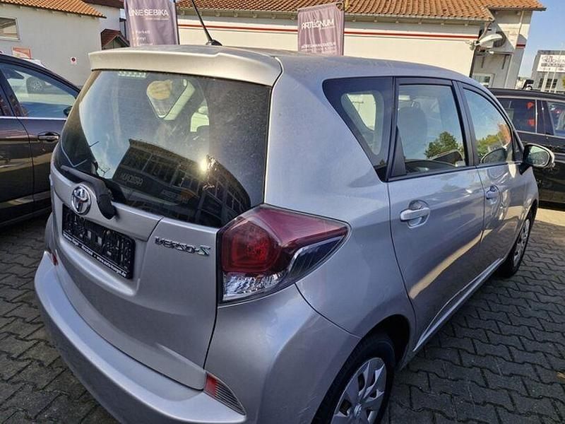 Gebraucht Toyota Verso 73 PS (53 kW) 2015 Andere Van / Kleinbus