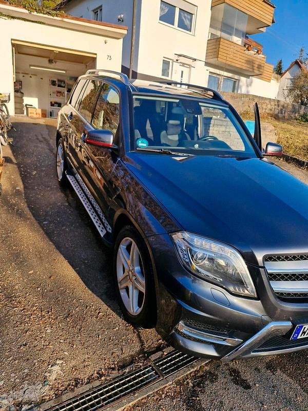 Grau Gebraucht 2014 Mercedes GLK220 SUV | 17.500 € (Etwas zu teuer) - Bild 1/4