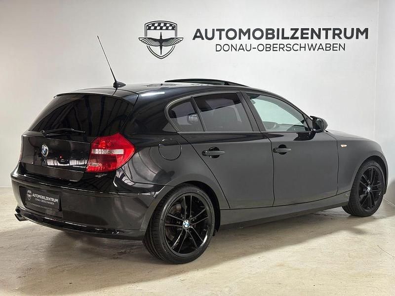 Gebraucht BMW 120 177 PS (130 kW) 2011 Schwarz Kleinwagen