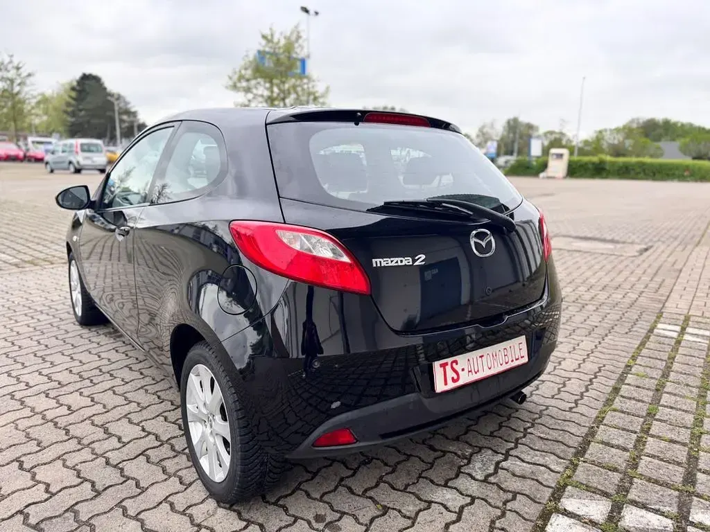 Gebraucht Mazda 2 Inclusive 75 PS (55 kW) 2010 Brilliant black Kleinwagen