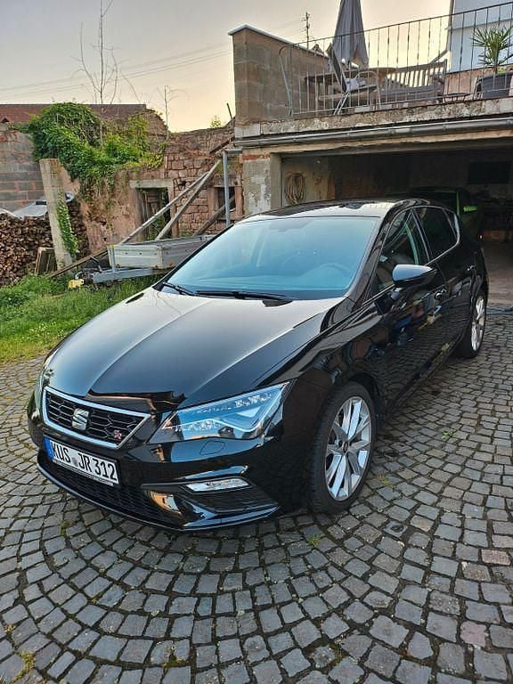 Schwarz Gebraucht 2019 Seat Leon FR Limousine | 13.000 € (Guter Preis) - Bild 1/4