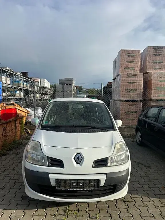 Używany Renault Modus Dynamique 103 KM (75 kW) 2010 Biały Minivan
