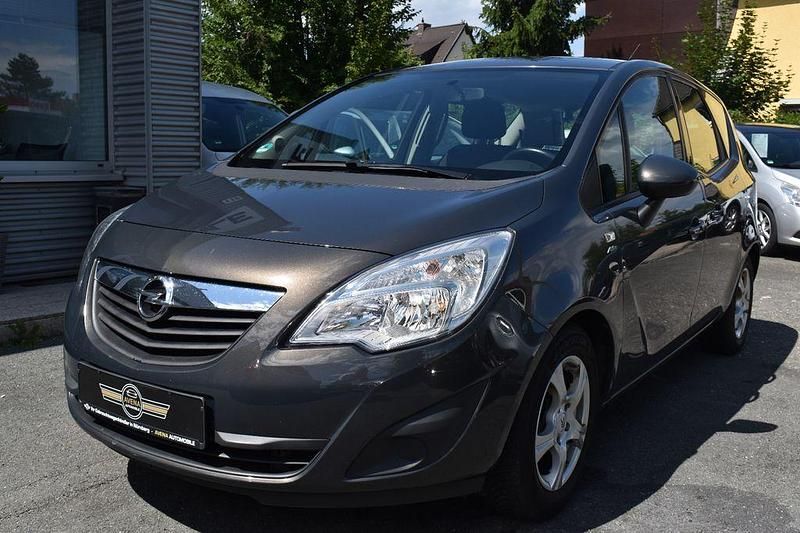 Grau Gebraucht 2013 Opel Meriva Active Van / Kleinbus | 6.999 € (Fairer Preis) - Bild 1/4