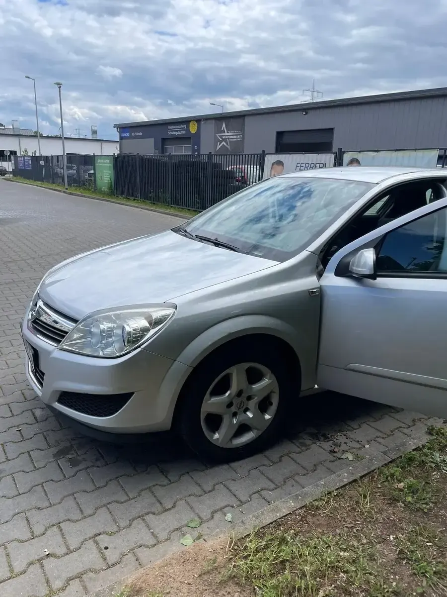 Gebraucht Opel Astra 116 PS (85 kW) 2008 Grau Limousine