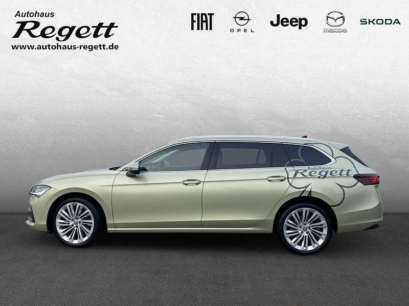 Gebraucht Skoda Superb LAURIN & KLEMENT 150 PS (110 kW) 2024 Gelb Kombi