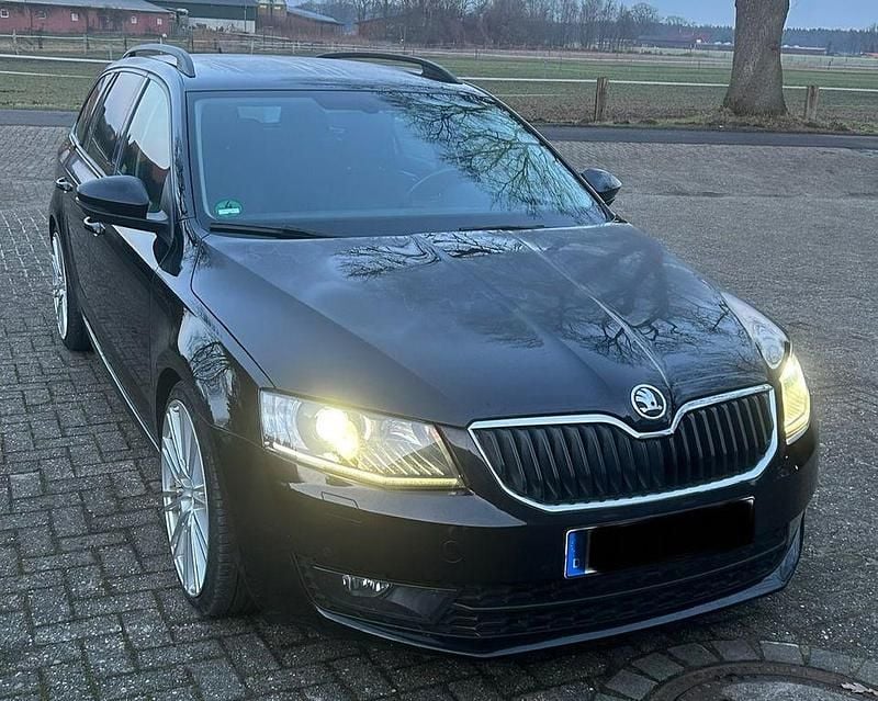 Schwarz Gebraucht 2017 Skoda Octavia Style Kombi | 8.300 € (Superpreis) - Bild 1/4