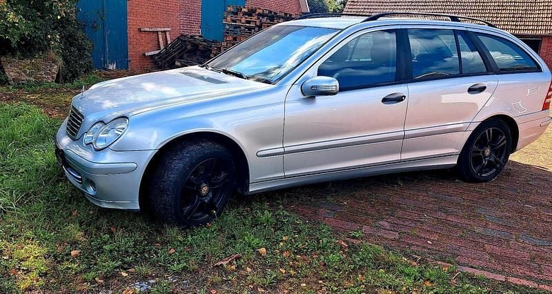 Silber Gebraucht 2006 Mercedes C220 Kombi | 2.200 € (Superpreis) - Bild 1/4