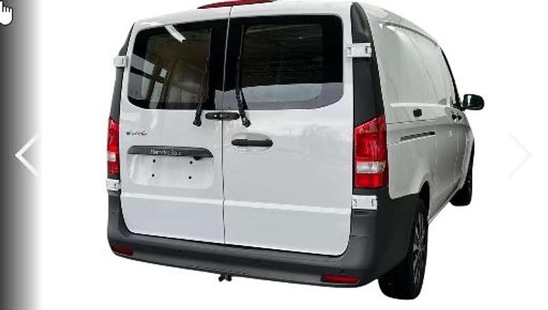 Gebraucht Mercedes e-Vito 85 kW (116 PS) 2024 Arktikweiß Van / Kleinbus