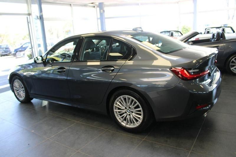 Gebraucht BMW 320 Sport Line 190 PS (139 kW) 2022 Grau Limousine