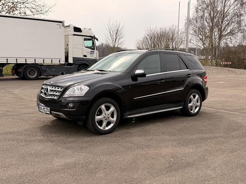 Gebraucht Mercedes ML350 231 PS (169 kW) 2009 Schwarz SUV