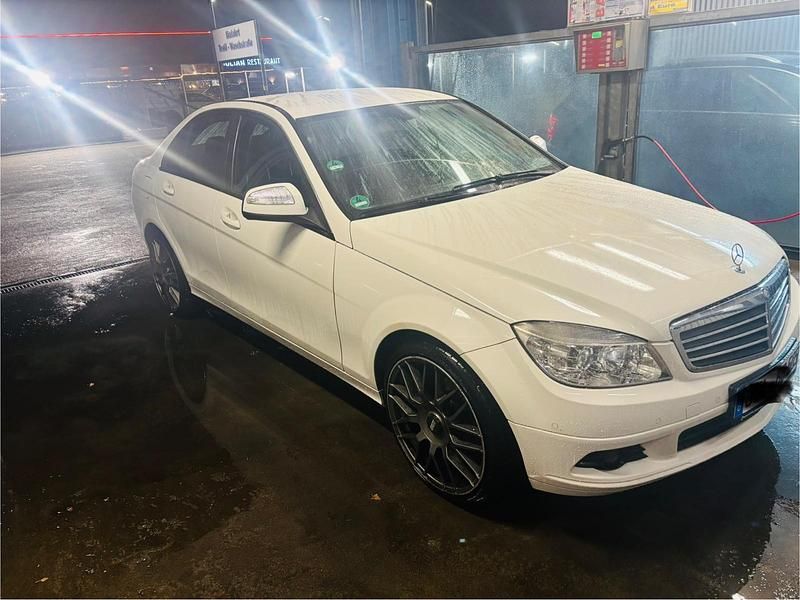 Gebraucht Mercedes C180 156 PS (114 kW) 2007 Weiß Limousine