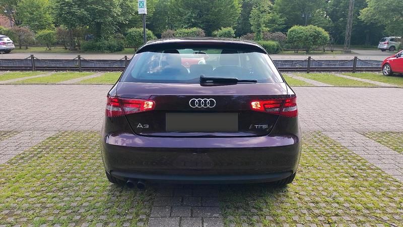 Gebraucht Audi A3 S-Line 122 PS (89 kW) 2013 Rot Limousine
