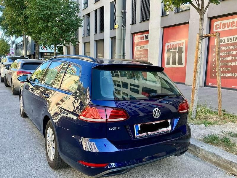 Gebraucht VW Golf VII Comfortline 116 PS (85 kW) 2020 Blau Kombi