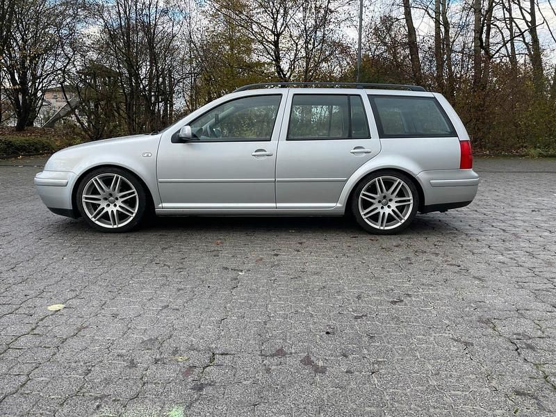 Silber Gebraucht 2000 VW Bora Limousine | 1.600 € (Fairer Preis) - Bild 1/4