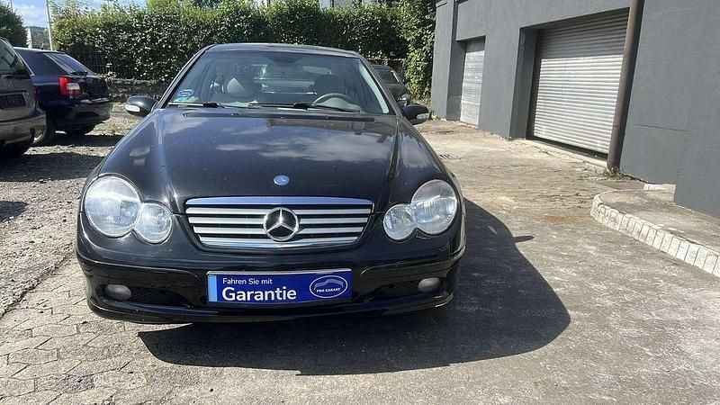 Schwarz Gebraucht 2002 Mercedes C180 Coupé | 5.490 € (Teuer) - Bild 1/4
