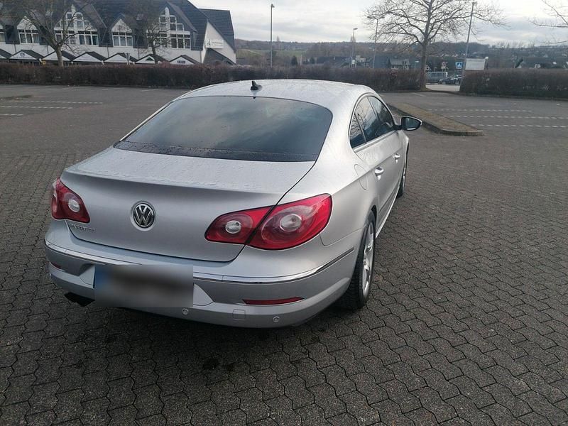 Usata VW Passat 170 CV (125 kW) 2010 Argento Coupé