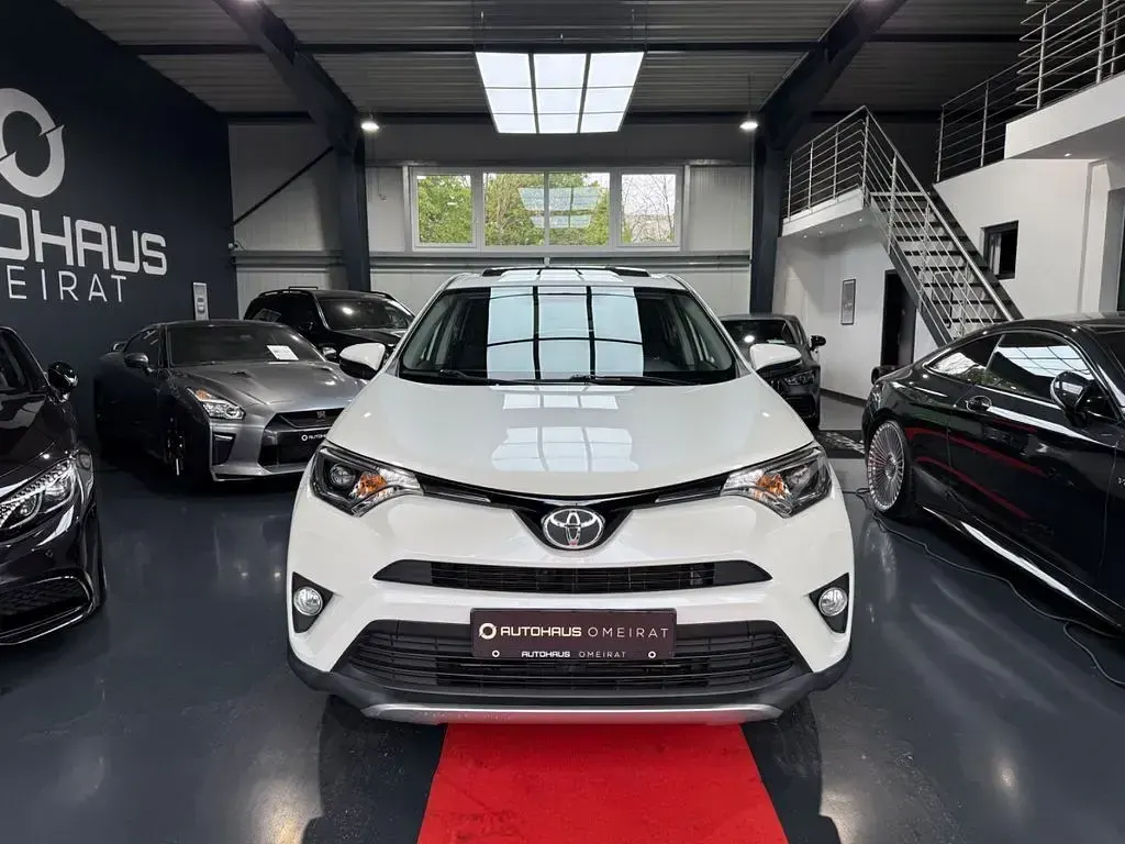 Gebraucht Toyota RAV4 Edition-S 143 PS (105 kW) 2016 Weiß SUV