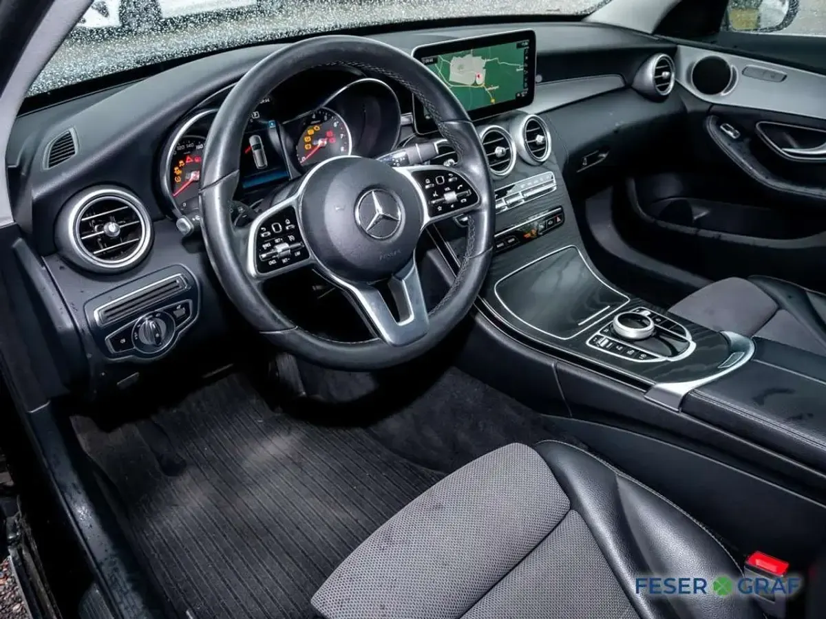 Gebraucht Mercedes C200 Avantgarde 184 PS (135 kW) 2018 Obsidianschwarz Kombi