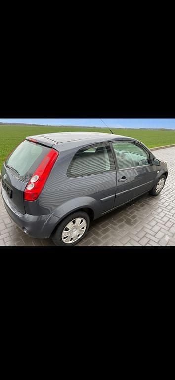 Gebraucht Ford Fiesta Style 69 PS (50 kW) 2008 Grau Kleinwagen