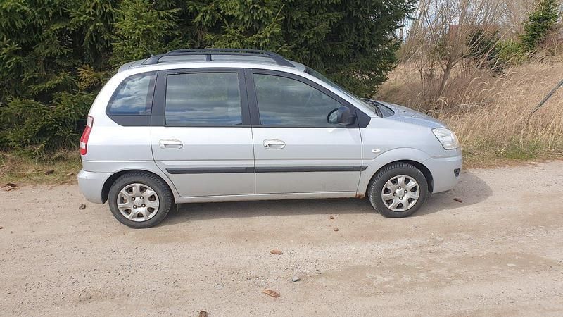 Gebraucht Hyundai Matrix 103 PS (75 kW) 2009 Silber Van / Kleinbus