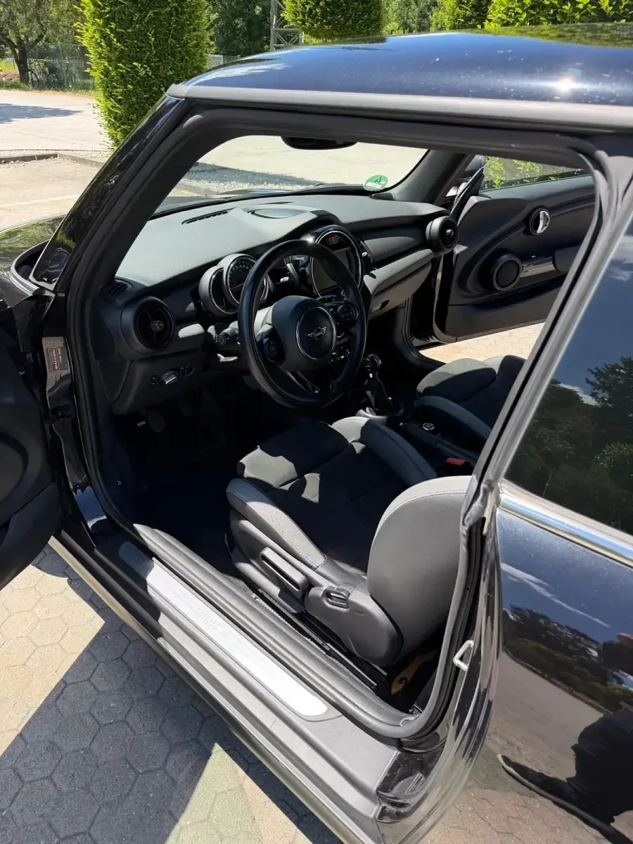 Gebraucht Mini John Cooper Works 136 PS (100 kW) 2018 Schwarz Kleinwagen