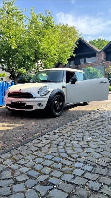 Weiß Gebraucht 2009 Mini One Clubman Kombi | 6.050 € - Bild 1/4