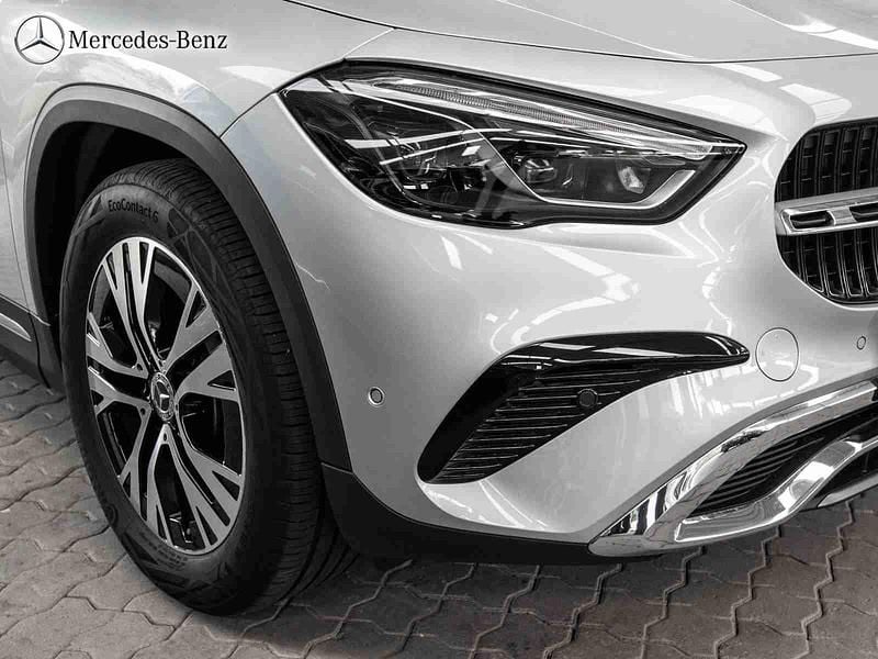 Gebraucht Mercedes GLA180 Progressive 136 PS (100 kW) 2024 Silber SUV