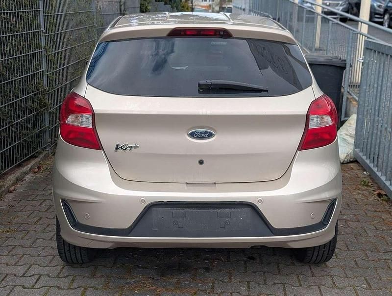 Gebraucht Ford Ka Ultimate 86 PS (63 kW) 2019 Weißgold metallic Limousine