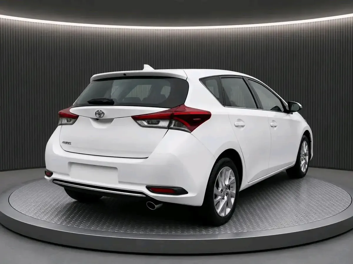 Gebraucht Toyota Auris 116 PS (85 kW) 2018 Weiß Limousine