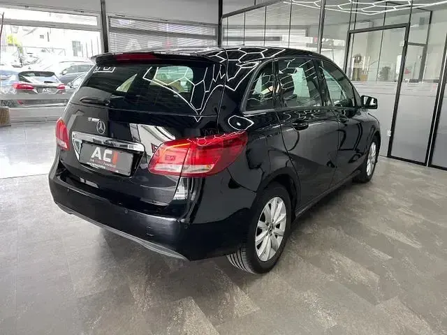 Gebraucht Mercedes B200 136 PS (100 kW) 2017 Schwarz Kleinwagen