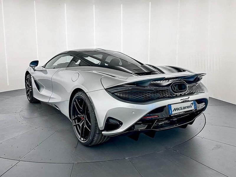 Neu McLaren 750S 751 PS (552 kW) 2026 Silber Coupé