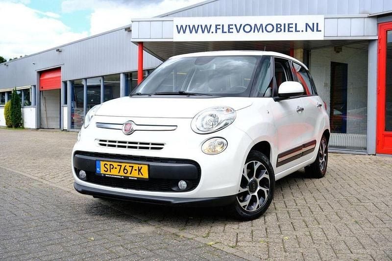 Weiß Gebraucht 2018 Fiat 500L Lounge Van / Kleinbus | 9.750 € (Fairer Preis) - Bild 1/4