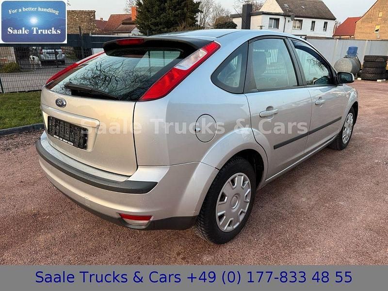 Gebraucht Ford Focus Style 101 PS (74 kW) 2007 Silber Kleinwagen