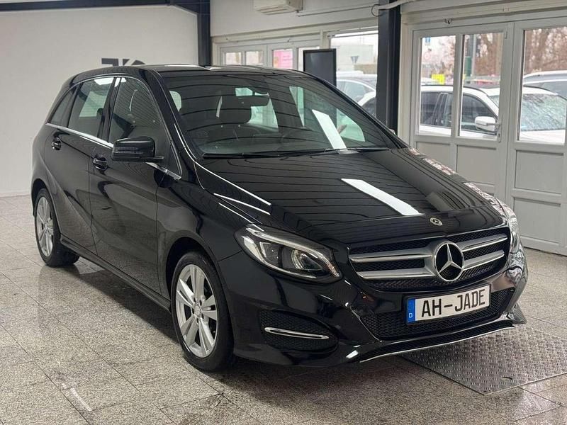 Gebraucht Mercedes B180 109 PS (80 kW) 2016 Kosmosschwarz  metalliclack Van / Kleinbus