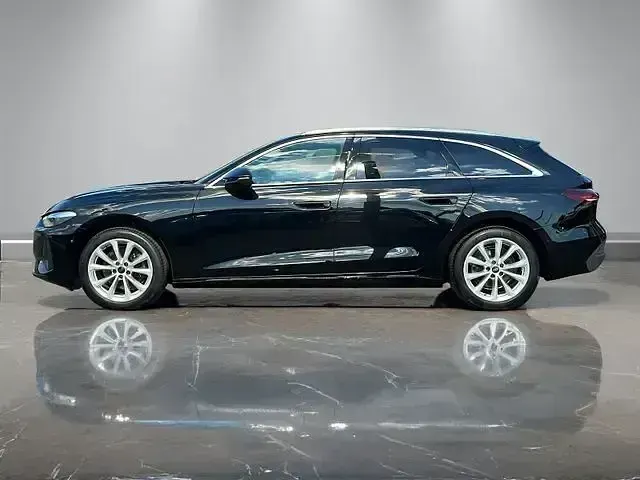 Gebraucht Audi A5 Sport 204 PS (150 kW) 2025 Mythosschwarz metallic Kombi