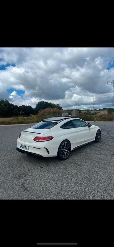 Weiß Gebraucht 2018 Mercedes C43 AMG AMG Coupé | 33.900 € (Fairer Preis) - Bild 1/4