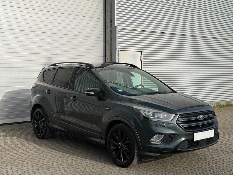 Gebraucht Ford Kuga ST-Line 179 PS (131 kW) 2019 Grün SUV