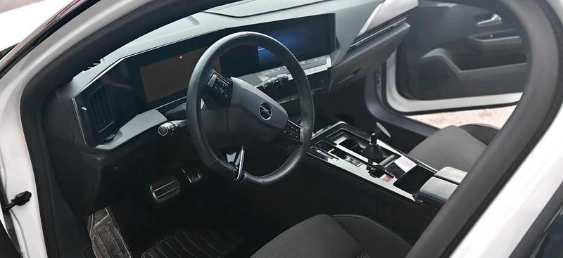 Gebraucht Opel Astra 136 PS (100 kW) 2024 Weiß Limousine