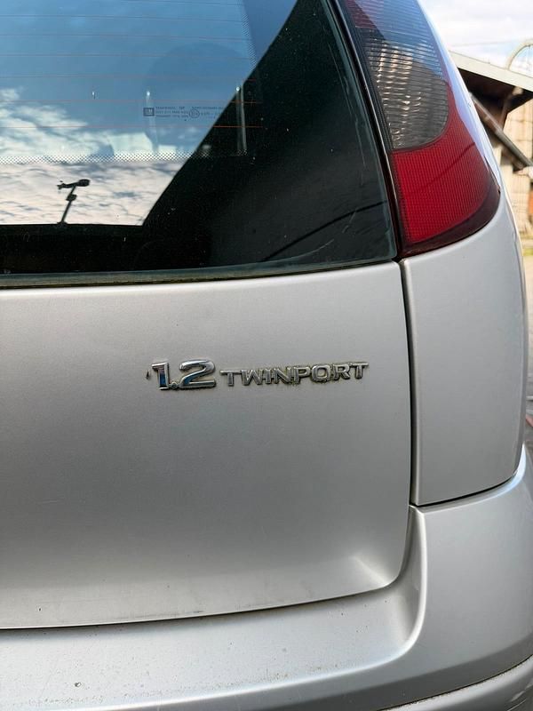 Gebraucht Opel Corsa 80 PS (58 kW) 2005 Silber Kleinwagen