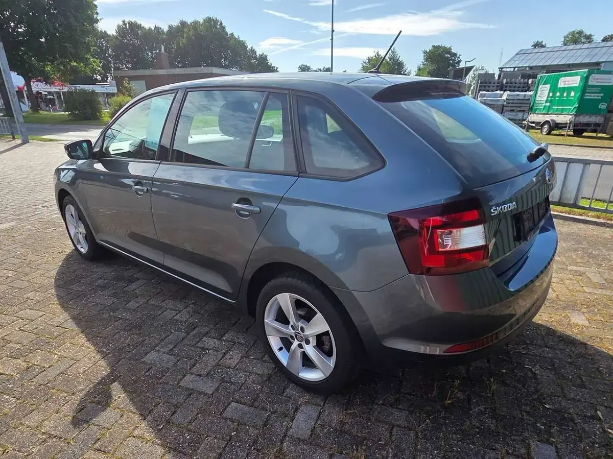 Gebraucht Skoda Rapid Cool Edition 95 PS (69 kW) 2018 Quarzgrau metallic Kleinwagen
