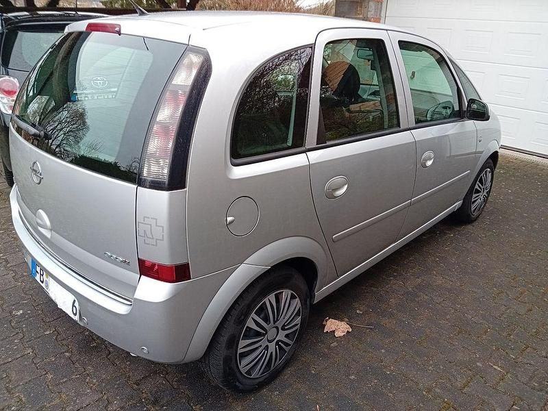 Gebraucht Opel Meriva Edition 90 PS (66 kW) 2009 Silber Van / Kleinbus