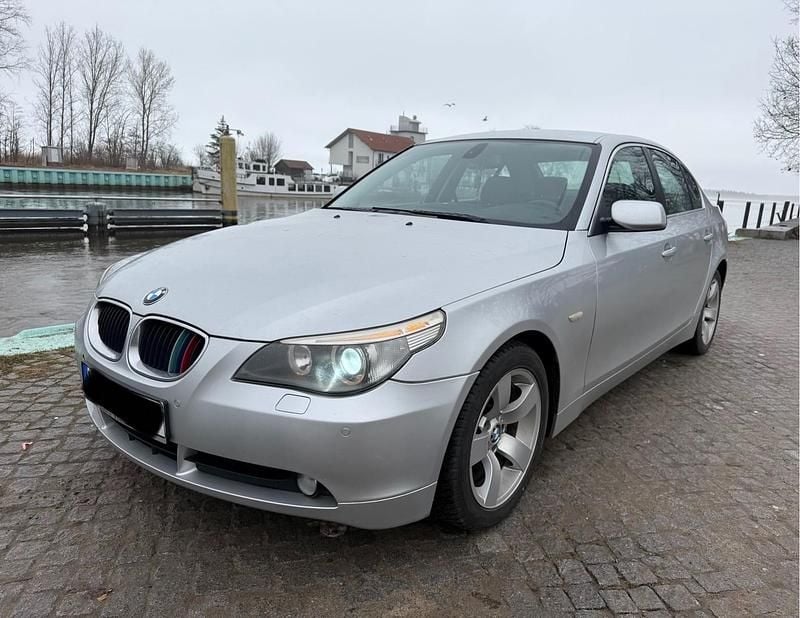 Gebraucht BMW 520 170 PS (125 kW) 2003 Silber Limousine