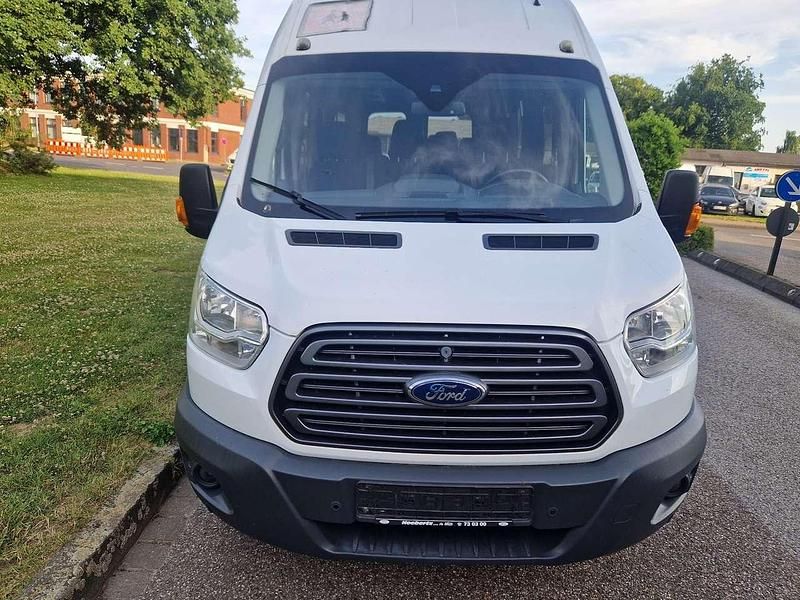 Weiß Gebraucht 2017 Ford Transit Trend Van / Kleinbus | 22.500 € (Teuer) - Bild 1/4