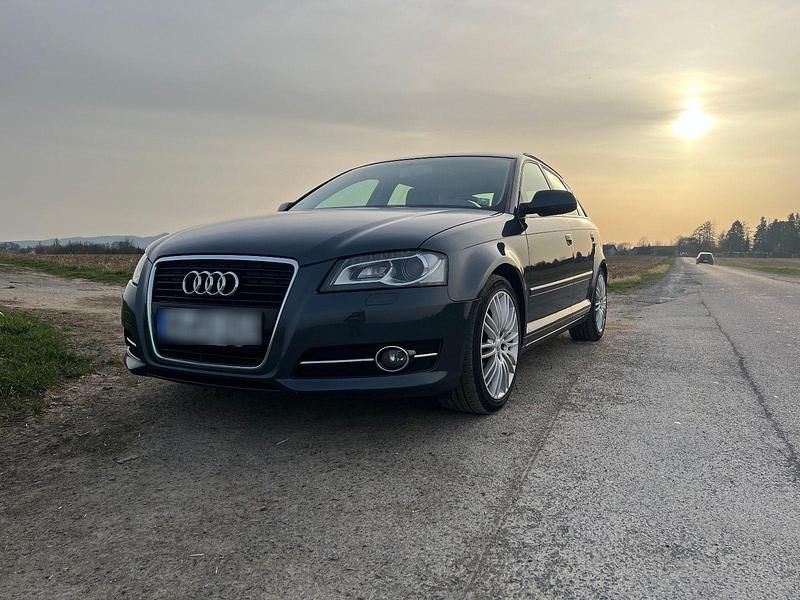 Gebraucht Audi A3 140 PS (102 kW) 2011 Grau Kleinwagen