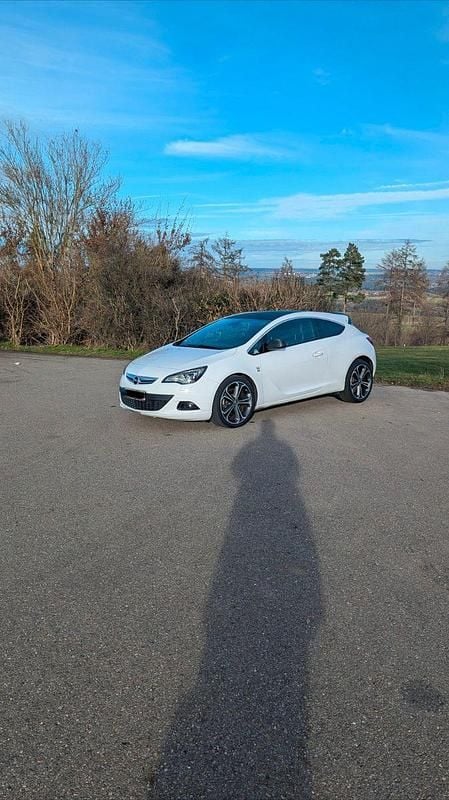 Gebraucht Opel Astra GTC Innovation 165 PS (121 kW) 2013 Weiß Coupé