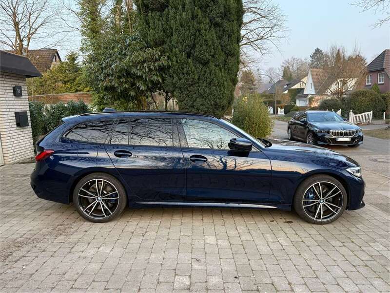 Gebraucht 2020 BMW 330e M Sport Kombi | 37.000 € (Teuer) - Bild 1/4