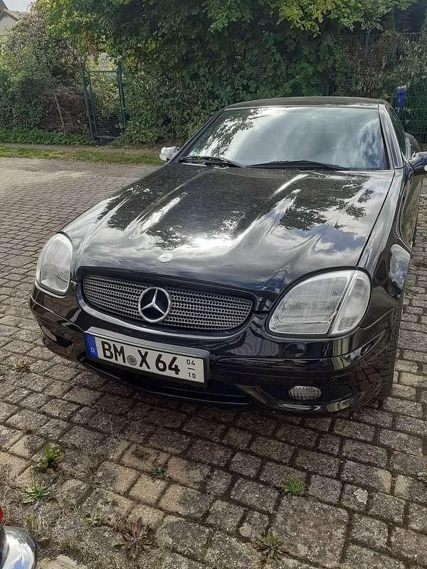 Schwarz Gebraucht 2001 Mercedes SLK32 AMG AMG Cabrio | 34.000 € - Bild 1/4