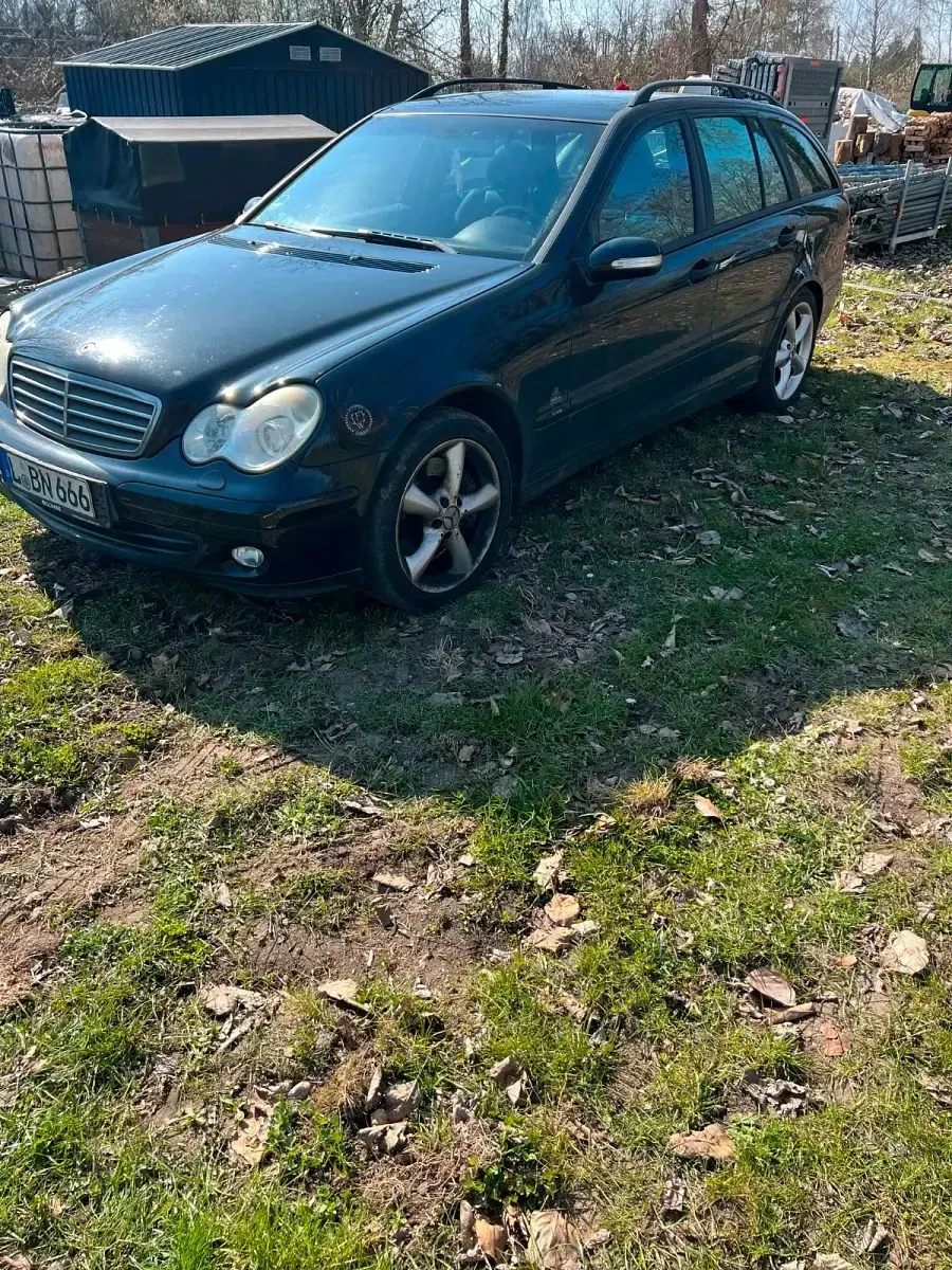 Gebraucht Mercedes C180 143 PS (105 kW) 2004 Schwarz Kombi