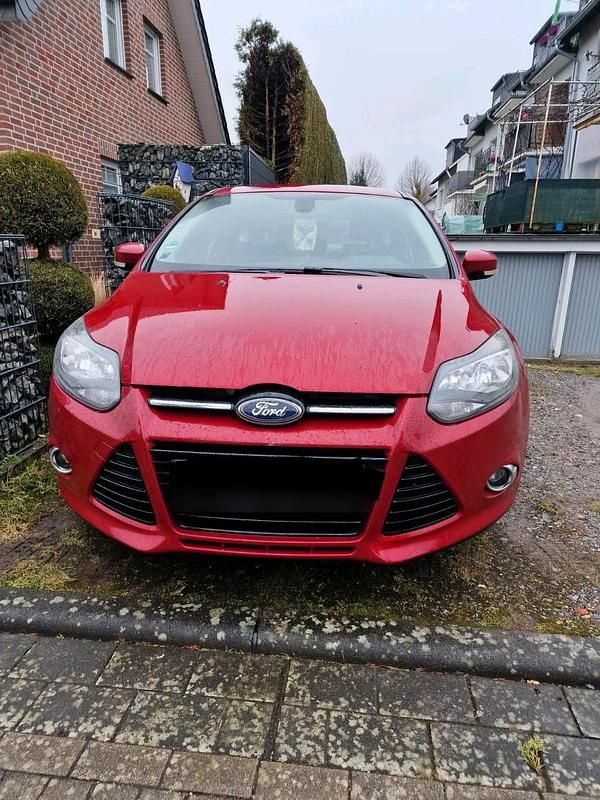 Gebraucht Ford Focus 150 PS (110 kW) 2011 Rot Kombi