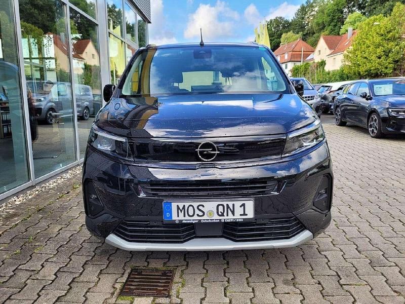 Gebraucht Opel Combo Life Ultimate 131 PS (96 kW) 2024 Karbon schwarz Van / Kleinbus